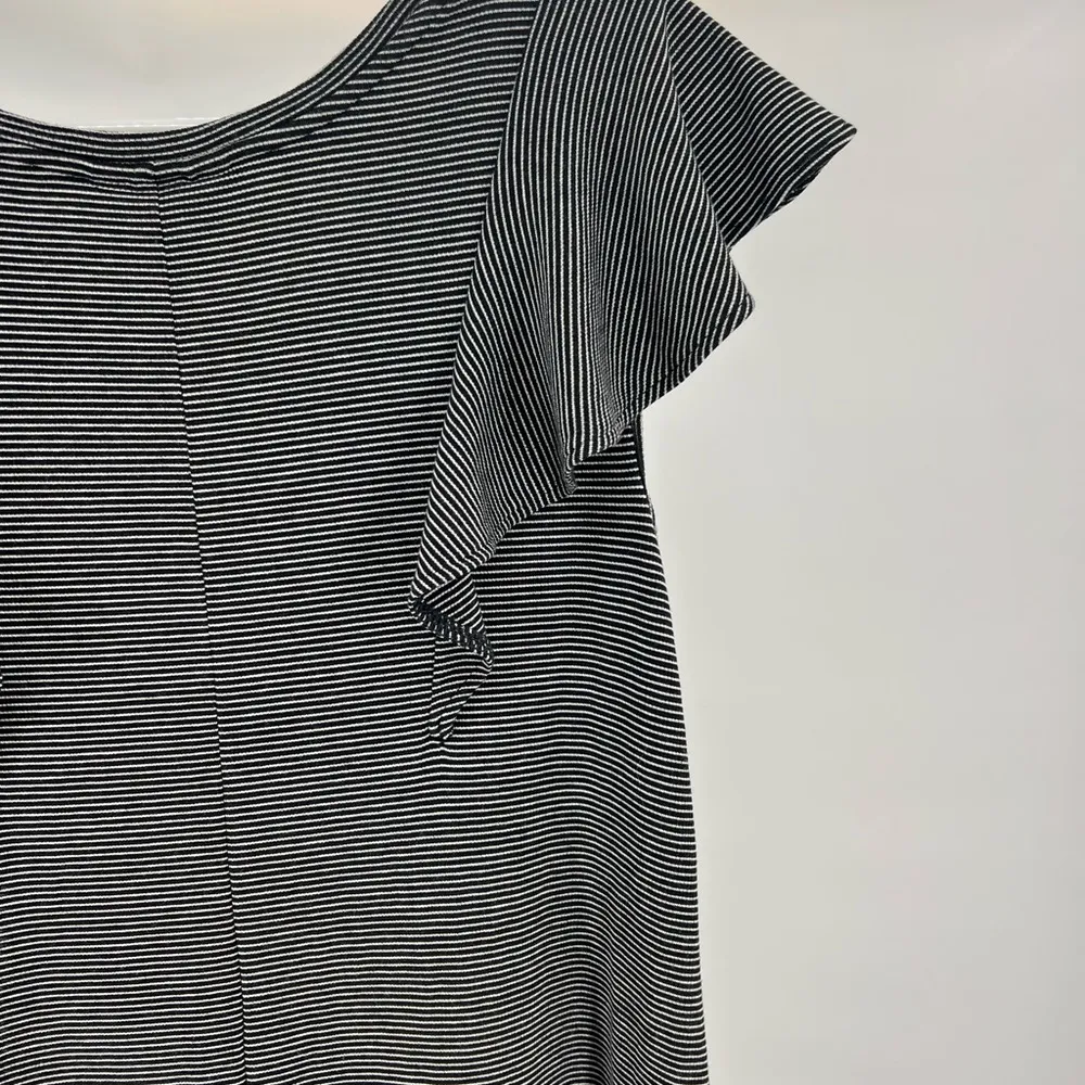 Lane Bryant striped black white knee length sleeveless ruffle dress 14/16 rayon - Image 8