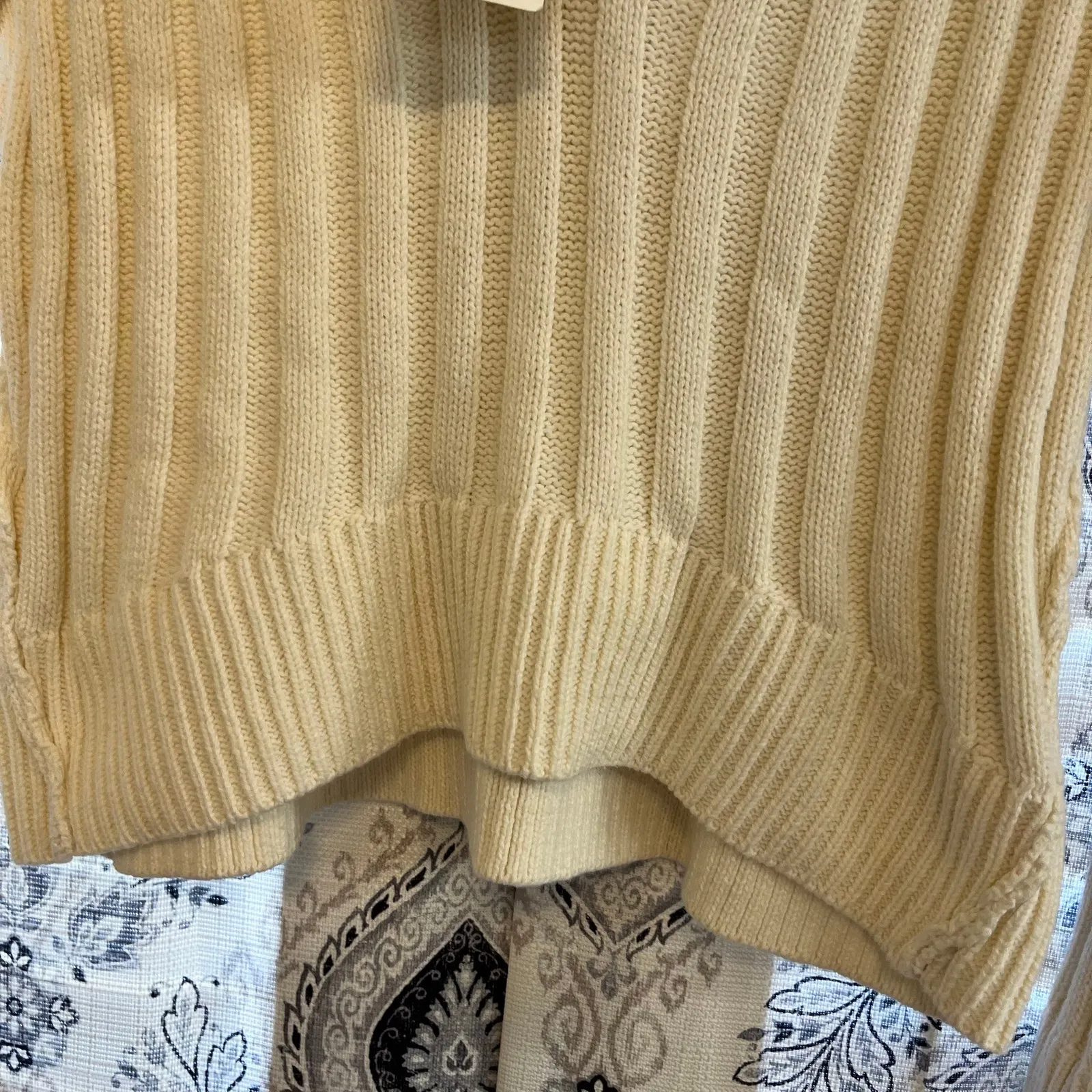 Hippie Rose Cream Pullover Crop Sweater Size‎ Large - Image 4