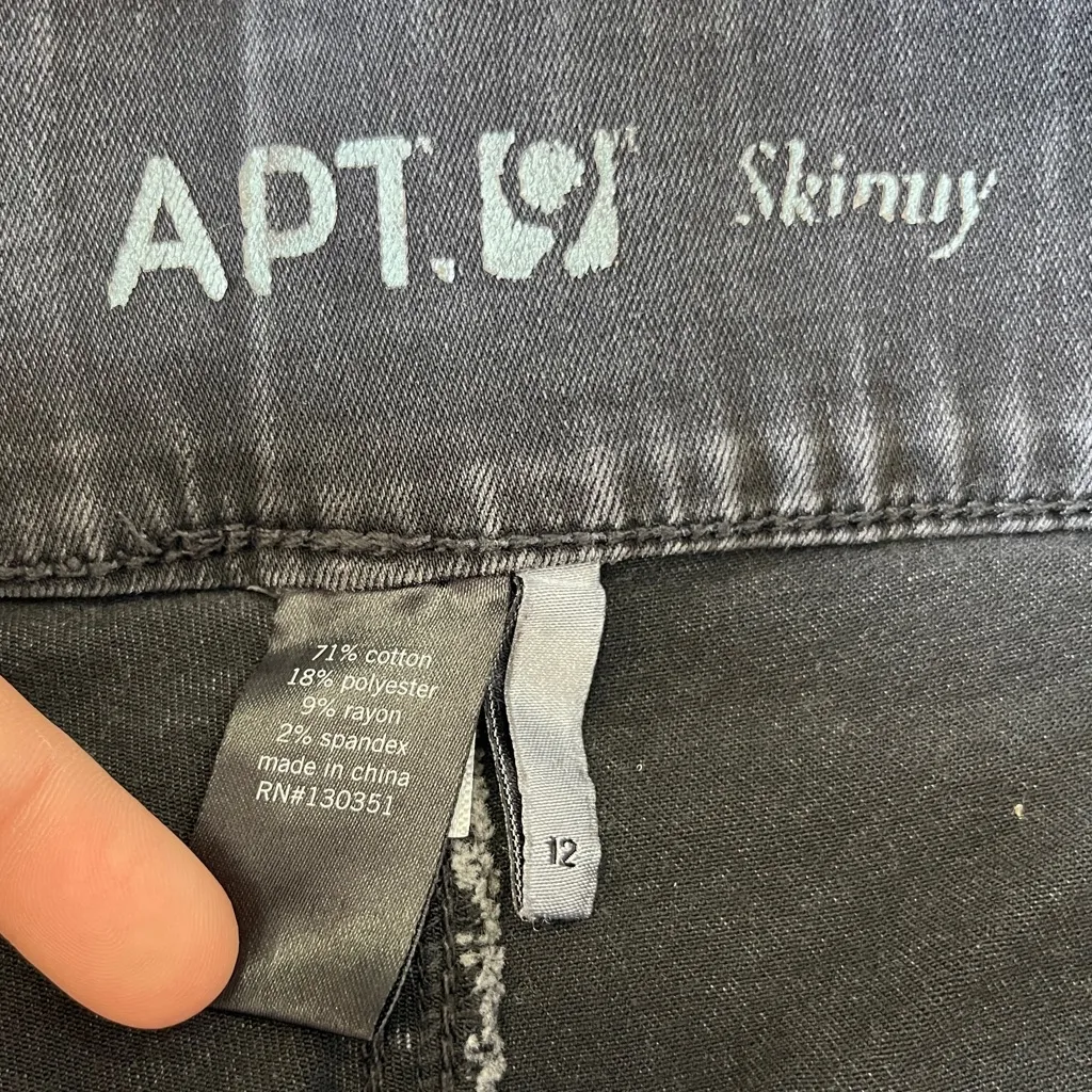 Apt. 9 Women's Black Pull-On Skinny Jeans - Image 7