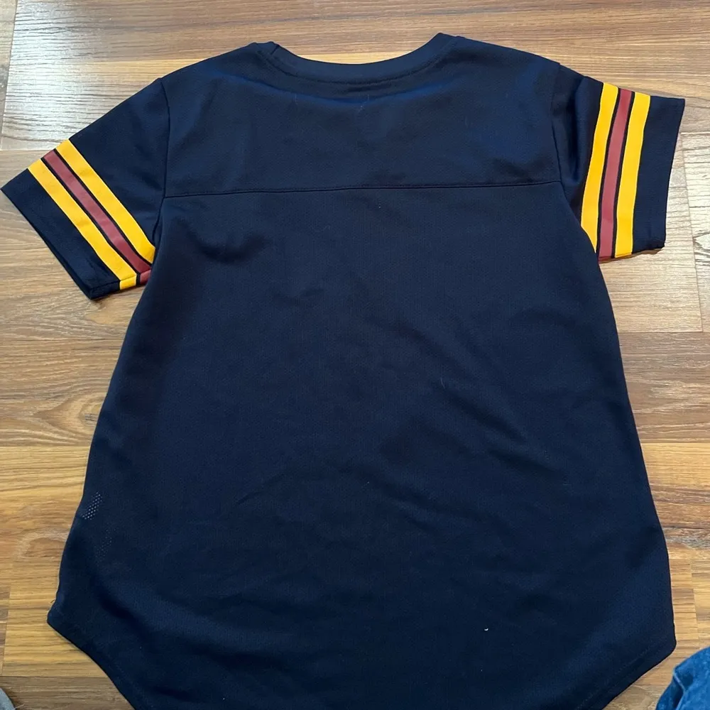 NBA women Cleveland Cavalier shirt - Image 3