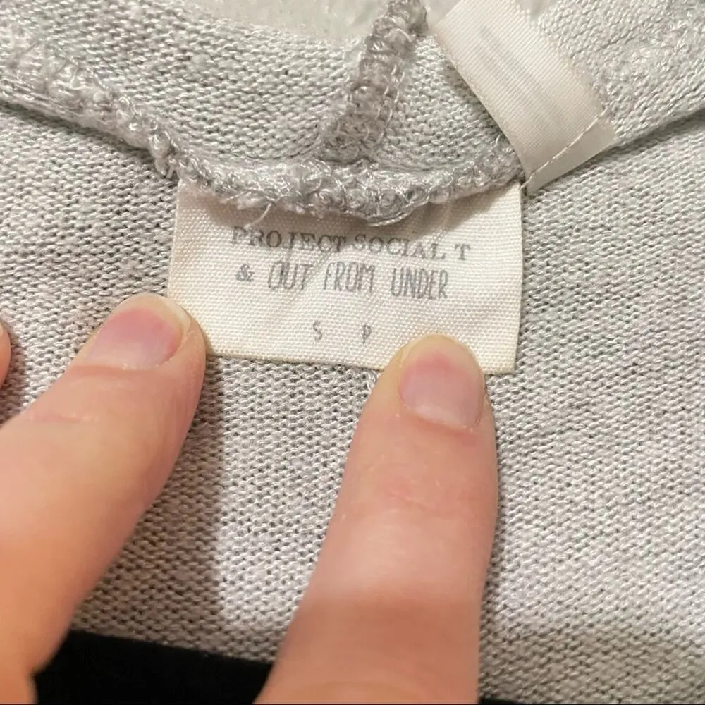 Project Social T & Out From Under Grey Slouchy Batwing Hoodie Lightweight S - Image 4