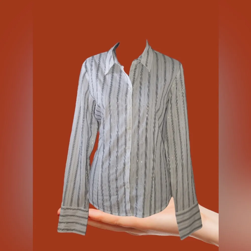 In Vain Button Down Blouse Women's Large White Black Silver Striped Long Sleeve - Image 8