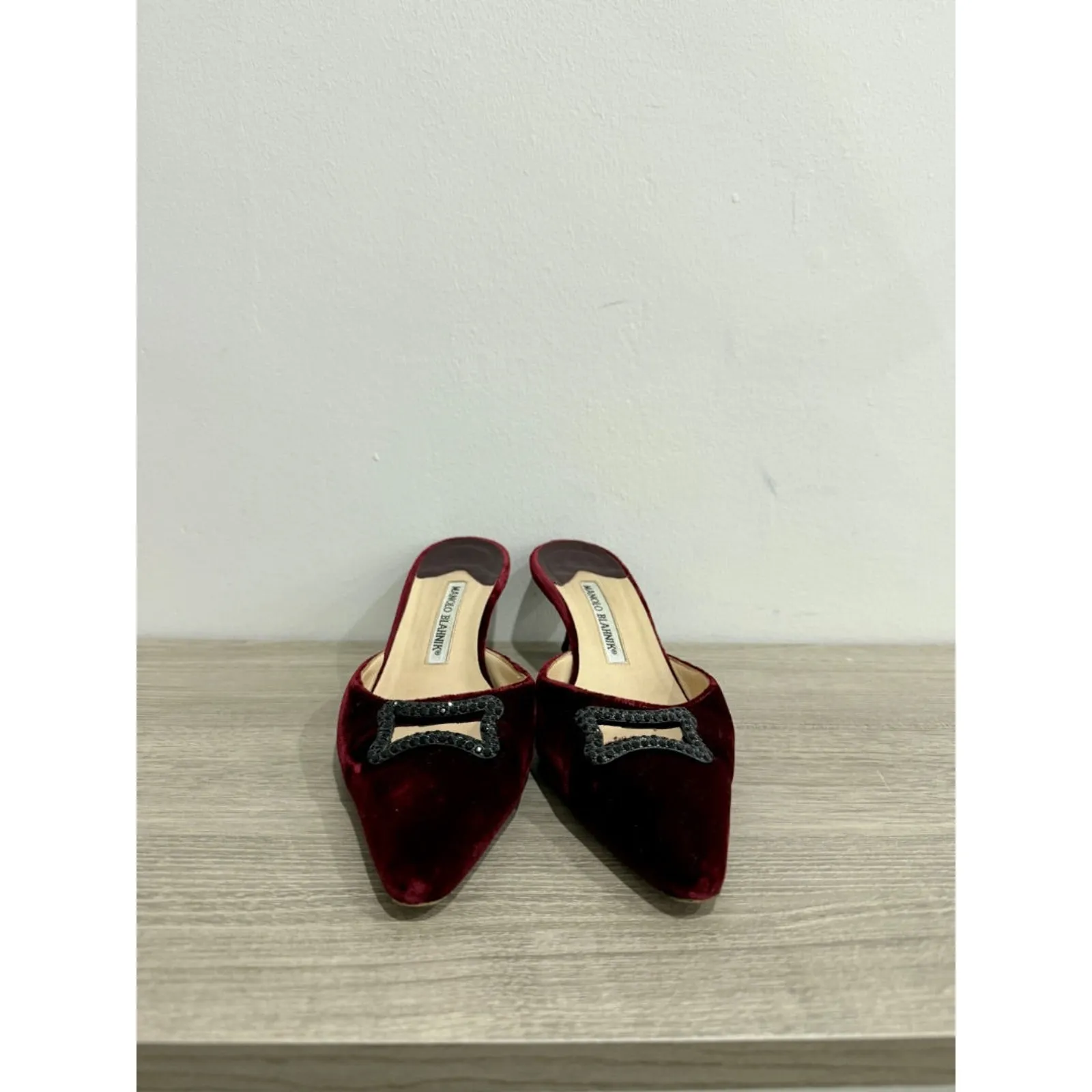 Manolo Blahnik Velvet Pointy Toe Crystal Kitten Heel Mules Red Women 38 / US 8 - Image 4