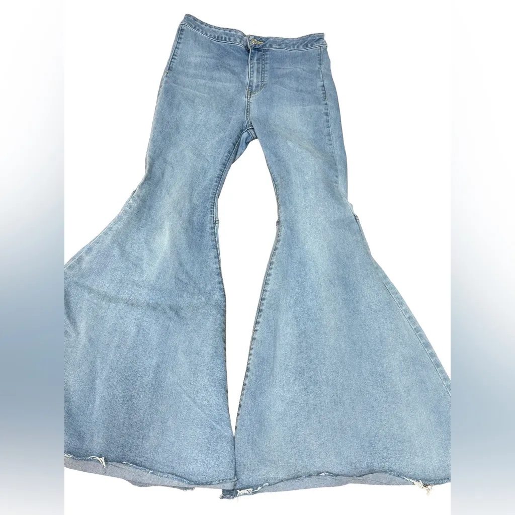 👖 Free People Just Float On Super Flare Bell Bottom Jeans | Size 28 Short 🌟 - Image 4