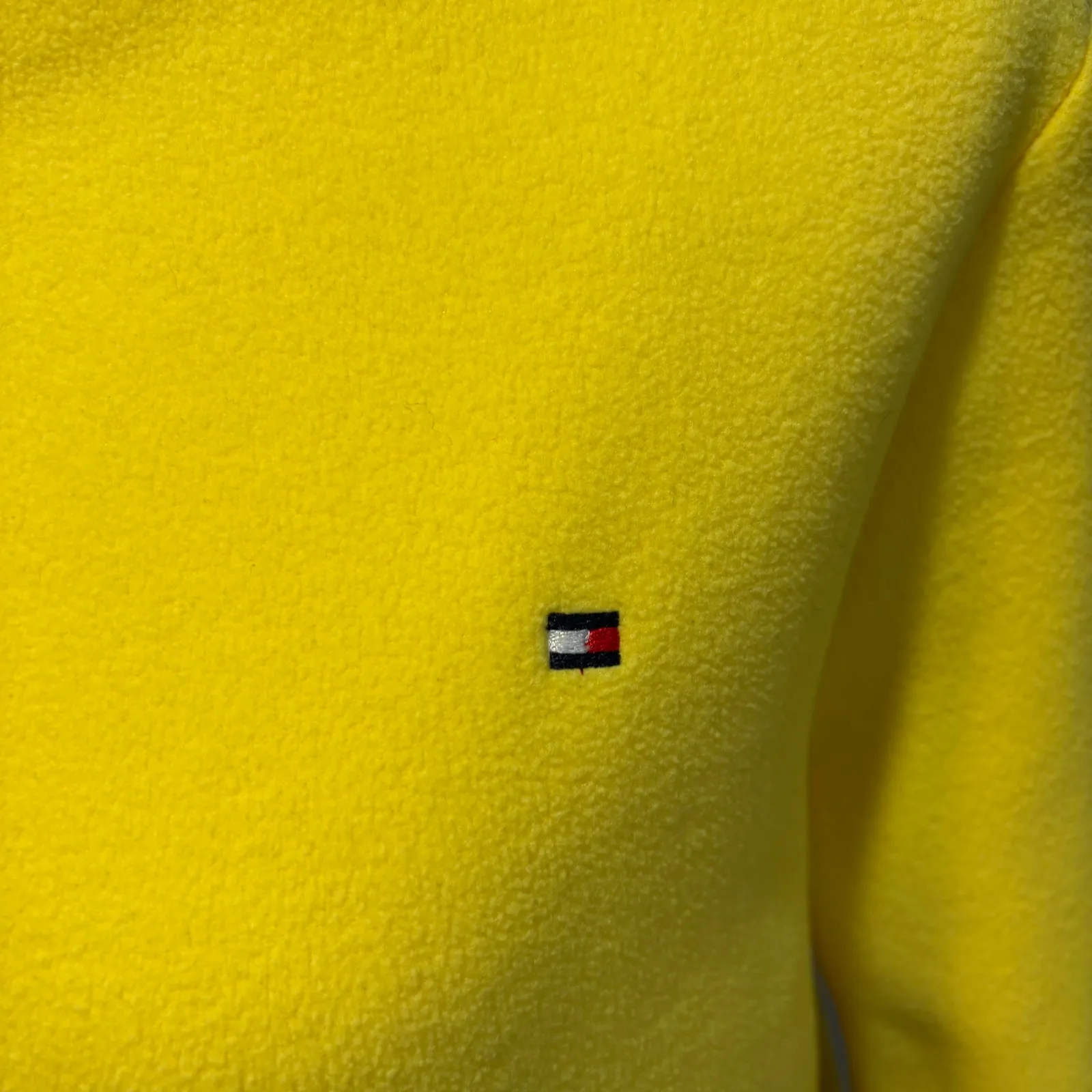 VTG Y2K Winter Yellow Tommy Hilfiger Fleece Turtleneck Pullover, Size Large - Image 2