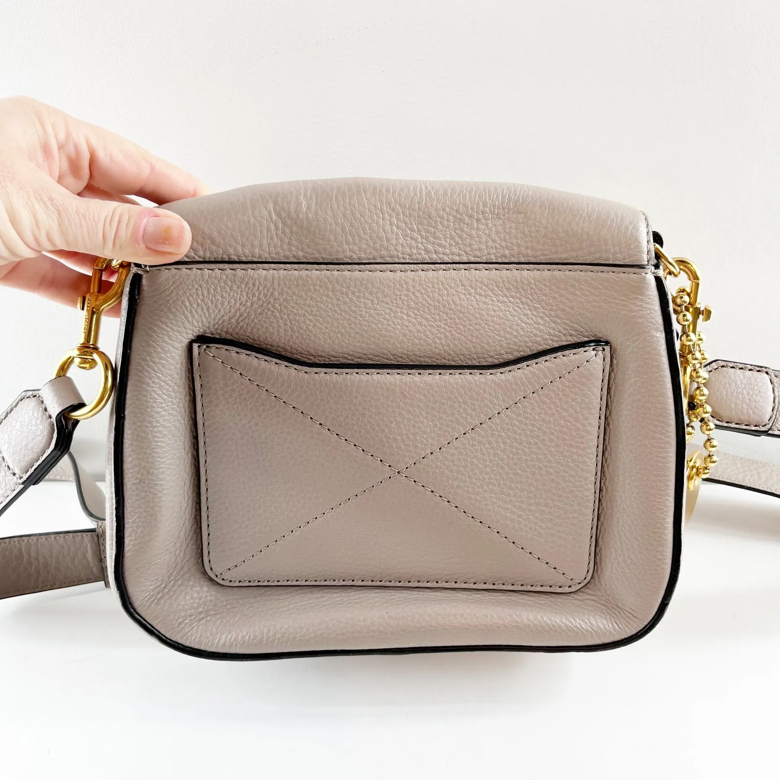 Marc Jacobs Recruit Hammered Leather Flap Crossbody Saddle Bag Taupe Tan Beige - Image 5