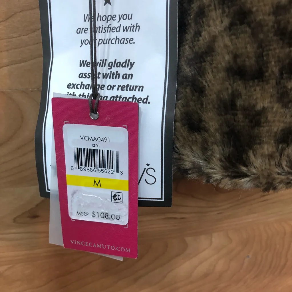 Vince Camuto Super Soft Faux Fur Short Sleeve Shrug with Collar Size Medium - Image 8