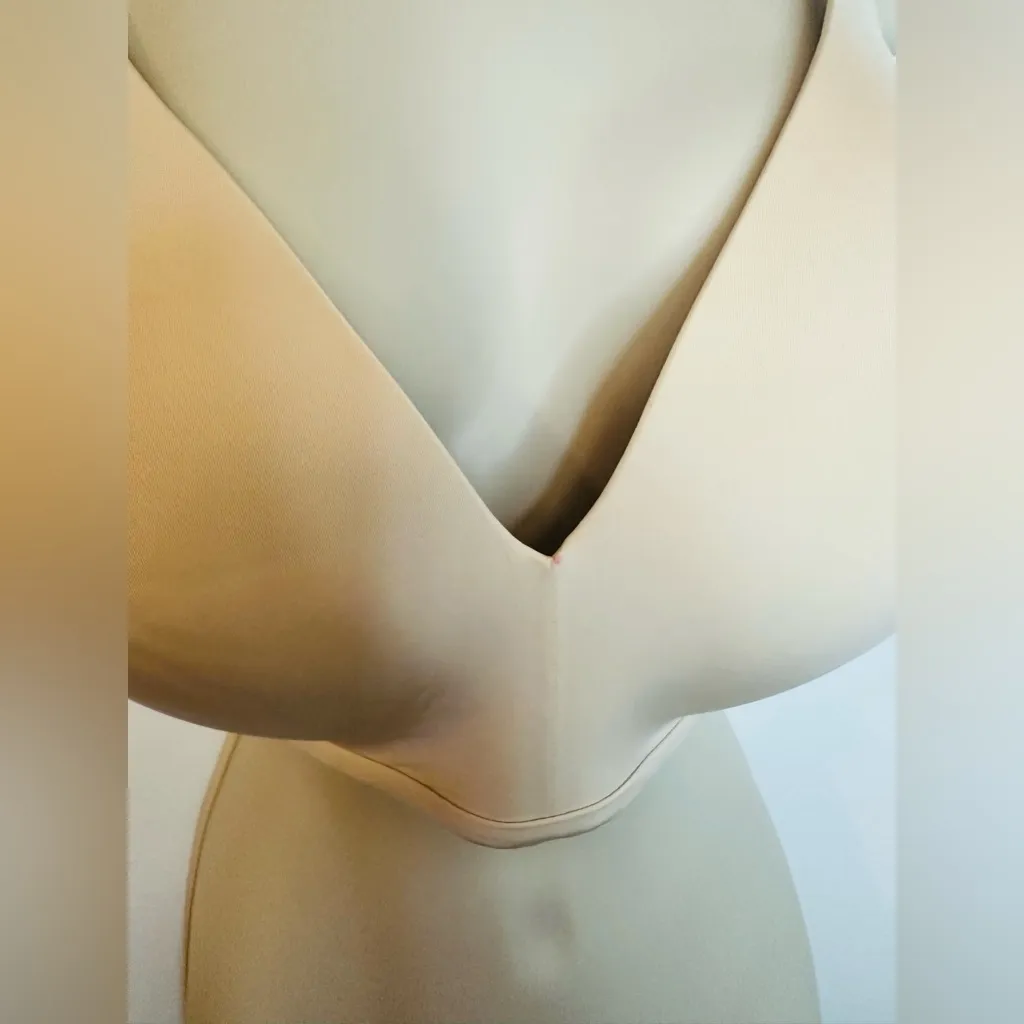 SOMA Smooth Pale Sand 36DDD Vanishing 360 Wireless Bra Smoothing Seamless Edges - Image 3