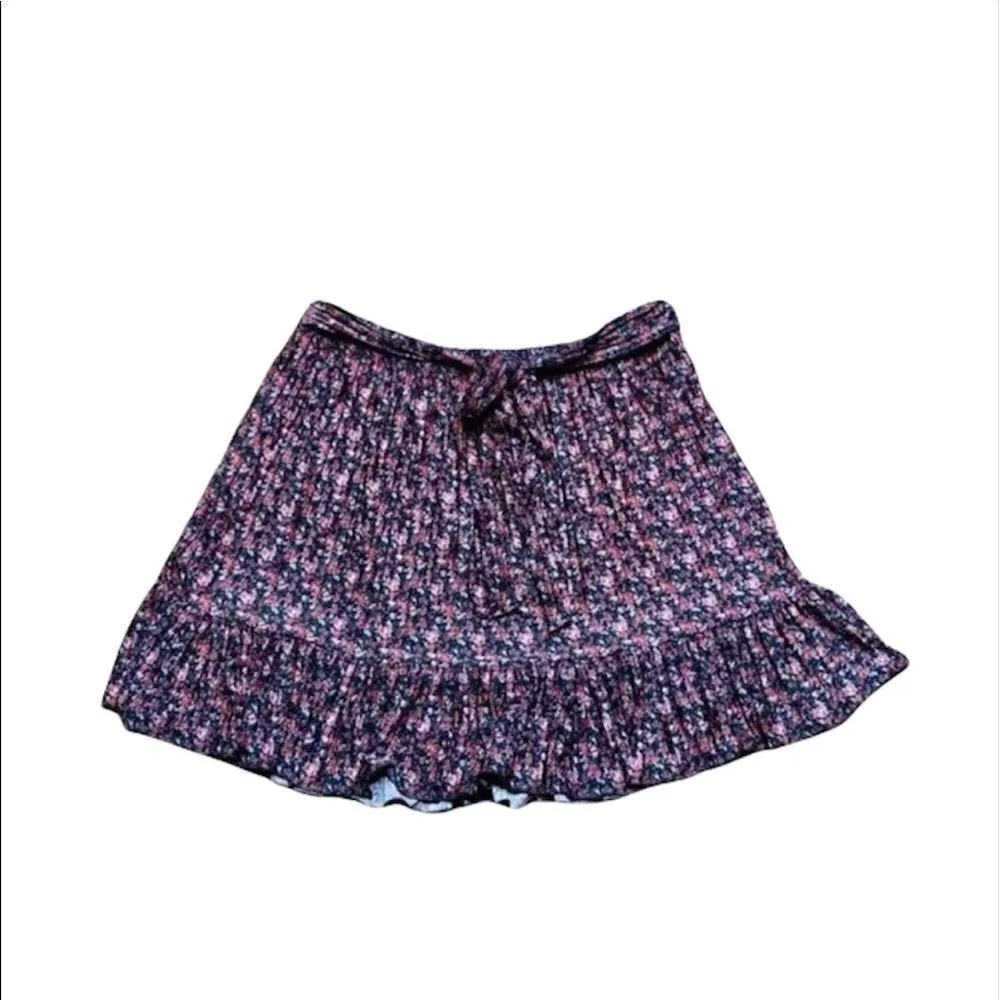 ✨2xHP✨Zara Black Red Floral Print Tie Waist Mini Skirt✨ - Image 3