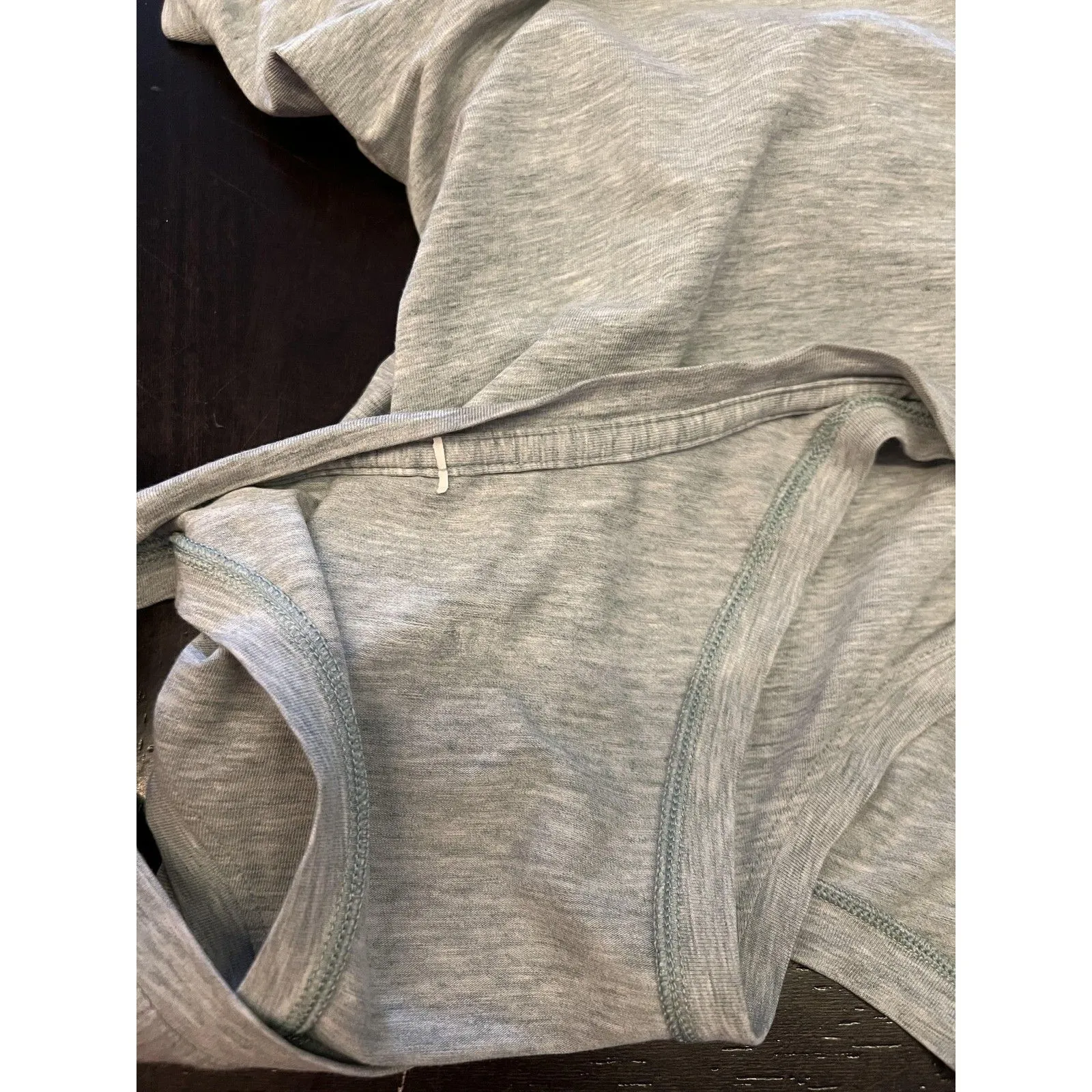 Lululemon Tank Top Womens Medium Heather Gray Racerback Flowy Lightweight Yoga - Image 6