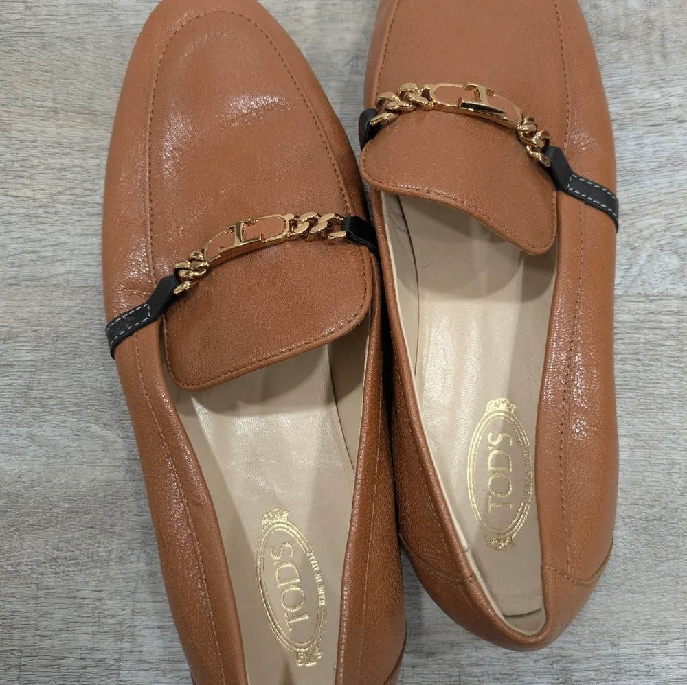 Tod's Leather Mini Chain Flat Loafers Size 38½ Gold - Image 6