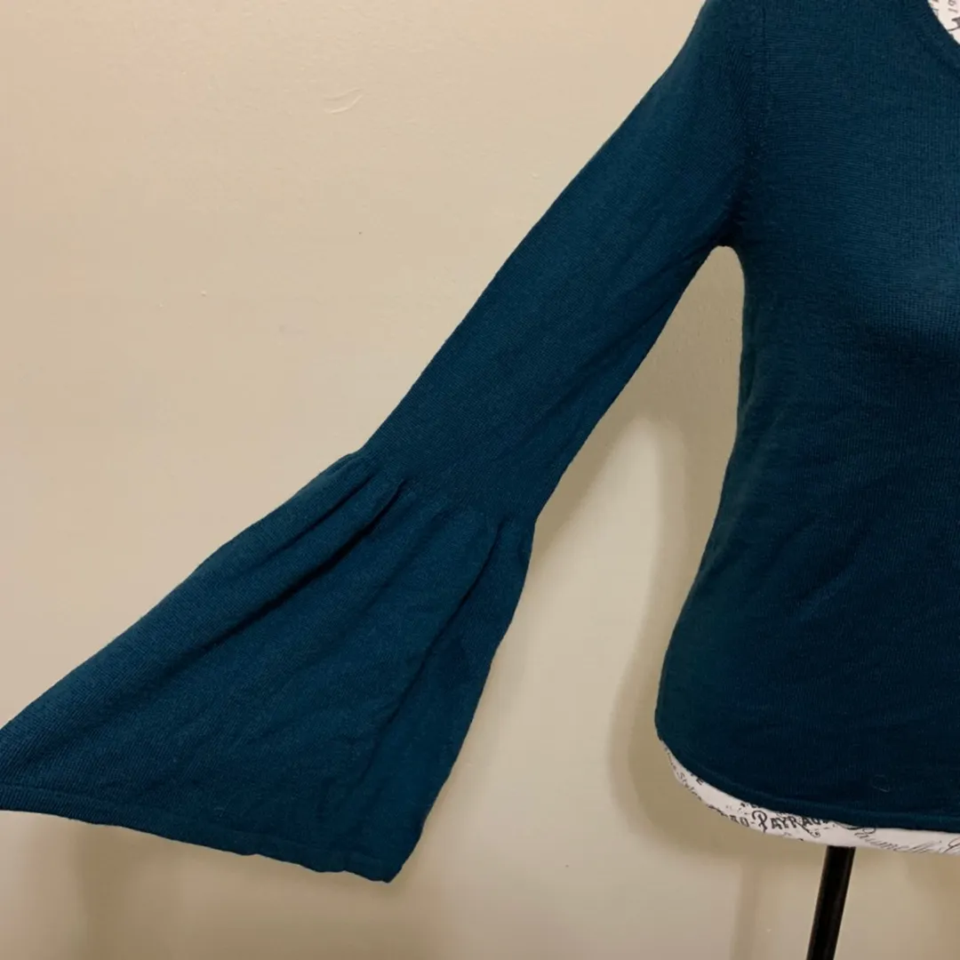 Bell Sleeve Emerald Top - Image 6