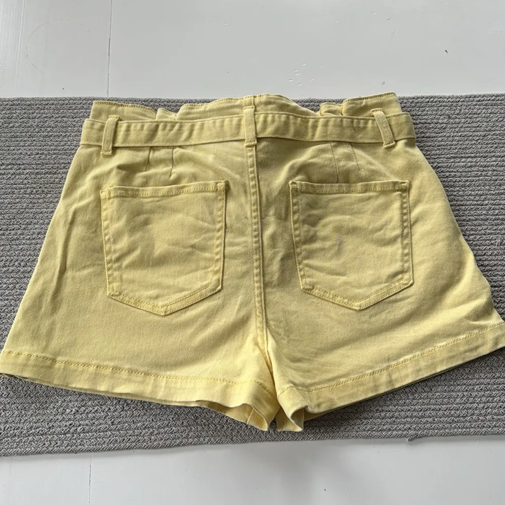 NoBo Butter Yellow Denim Tie Belt High Waist Short Shorts Size 7-9 - Image 2