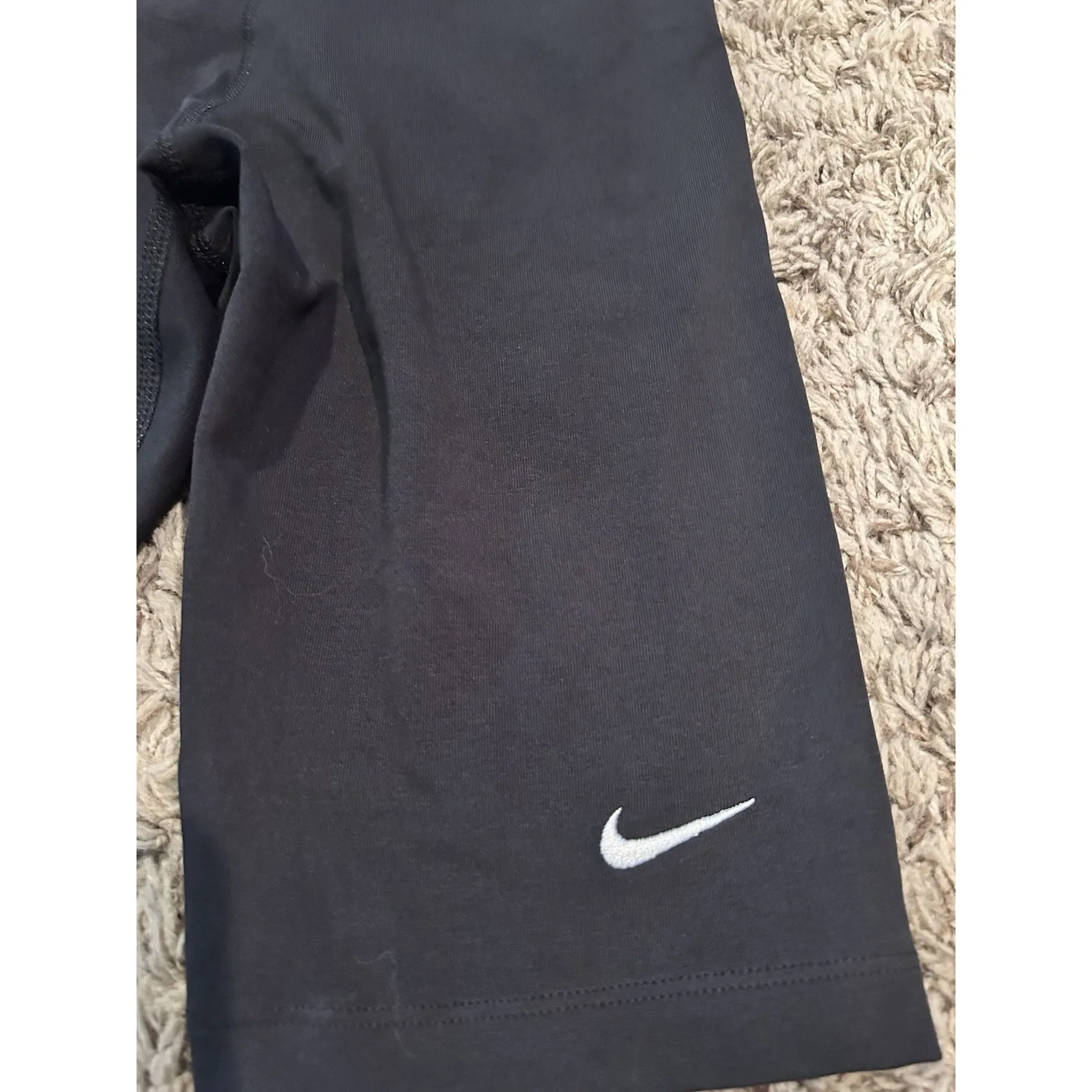 NWT Women's NIKE Sportswear Tight Fit‎ Mid Rise Black Shorts CZ8526-010 Size XS - Image 3