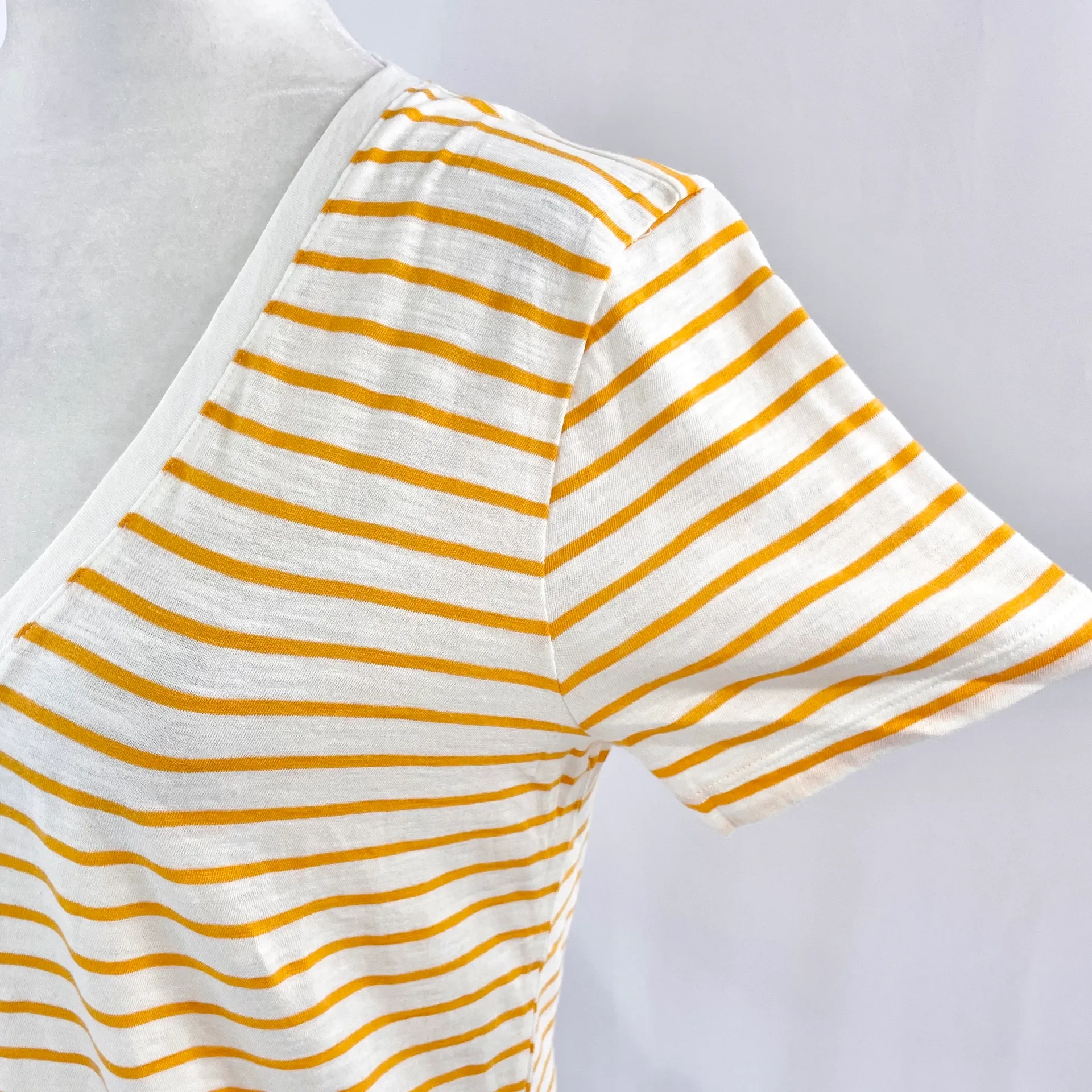 New  Theresa Striped V-Neck Short Sleeve Tee Pollen White - Image 7