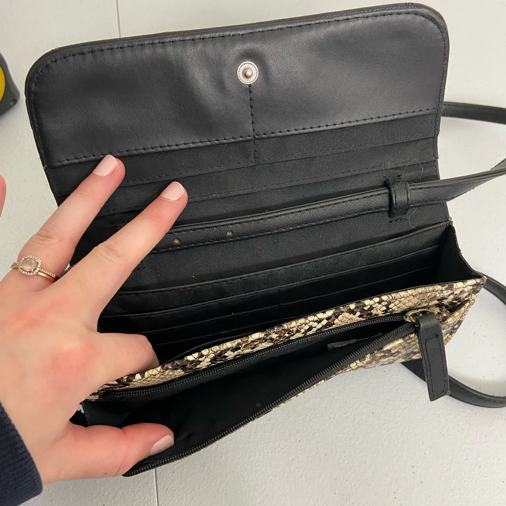 REACTION Kenneth Cole reptile print black magnetic crossbody small purse bag - Image 6