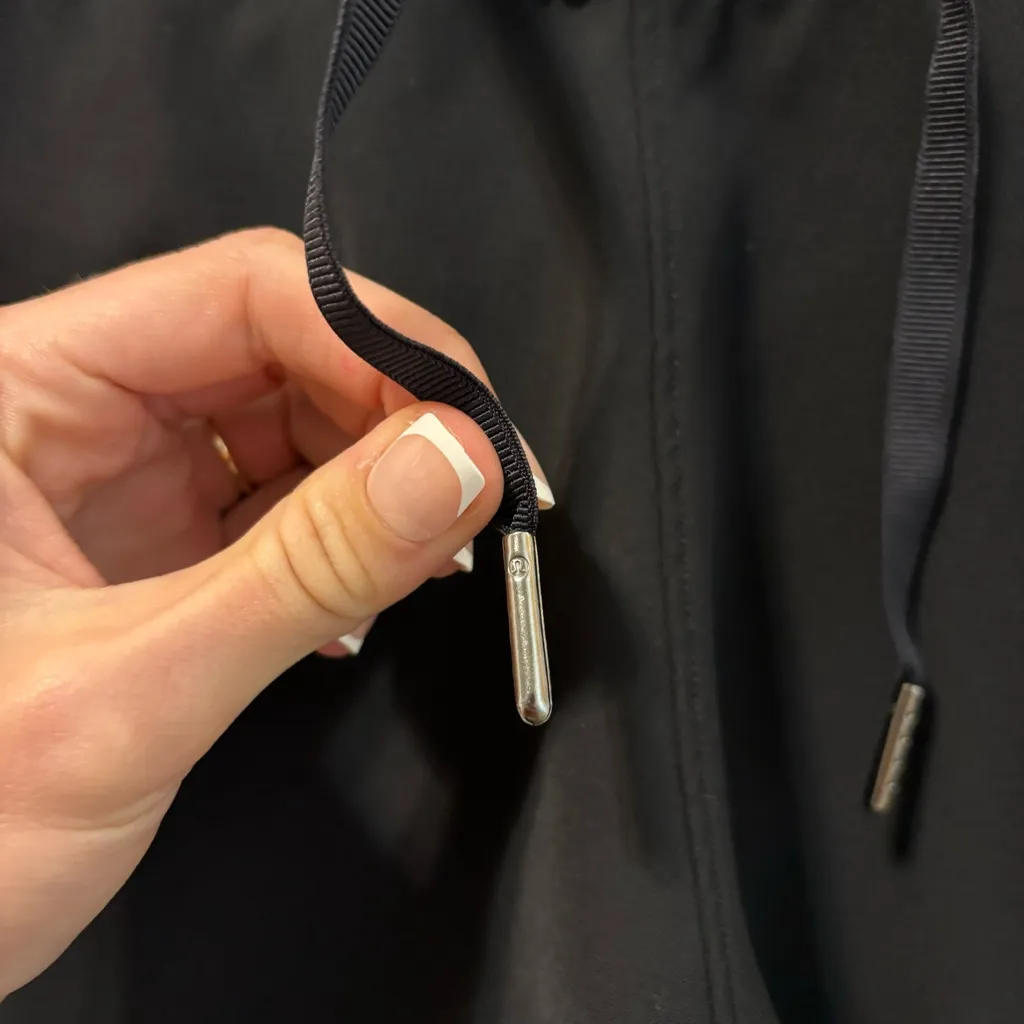 Lululemon On The Fly Short 2.5" - Image 7