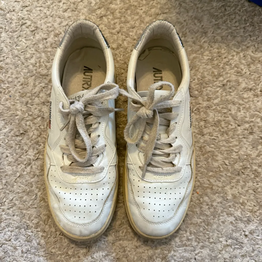 Autry Medallist Low Silver Metallic Leather Sneakers Size 40 White - Image 3