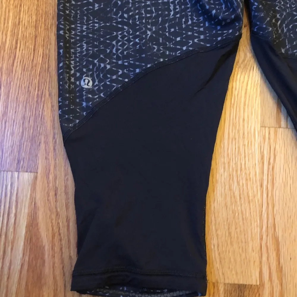 Lululemon real quick crop leggings size 10 - Image 9