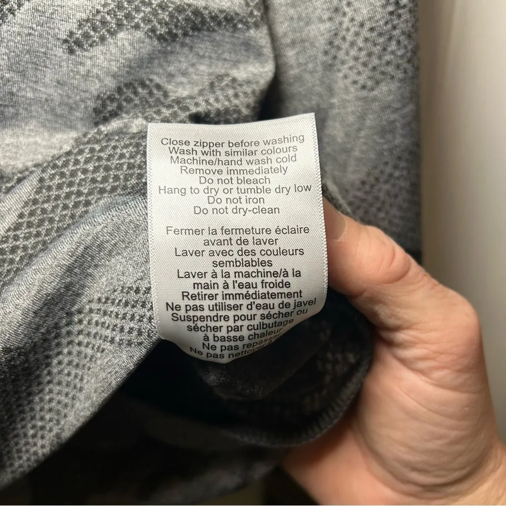 Mondetta women’s pullover small gray camouflage long sleeve 1/2 zip - Image 5