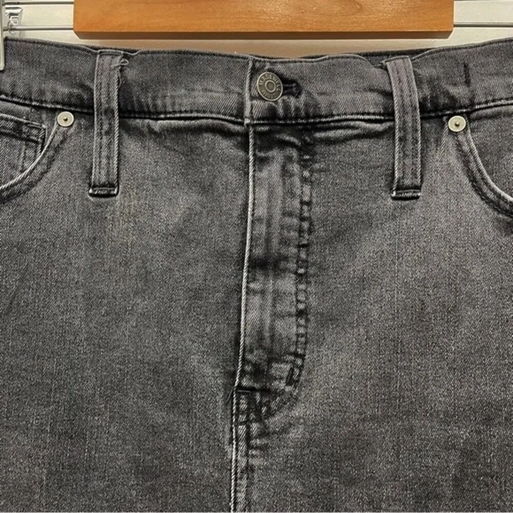 Madewell Stretch Denim Raw Hem Straight Mini Skirt in Ashcraft Wash Size 33 | 16 - Image 8