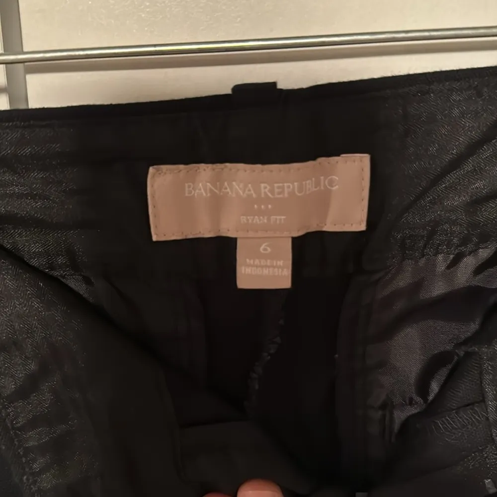 Banana Republic Shorts - Image 3