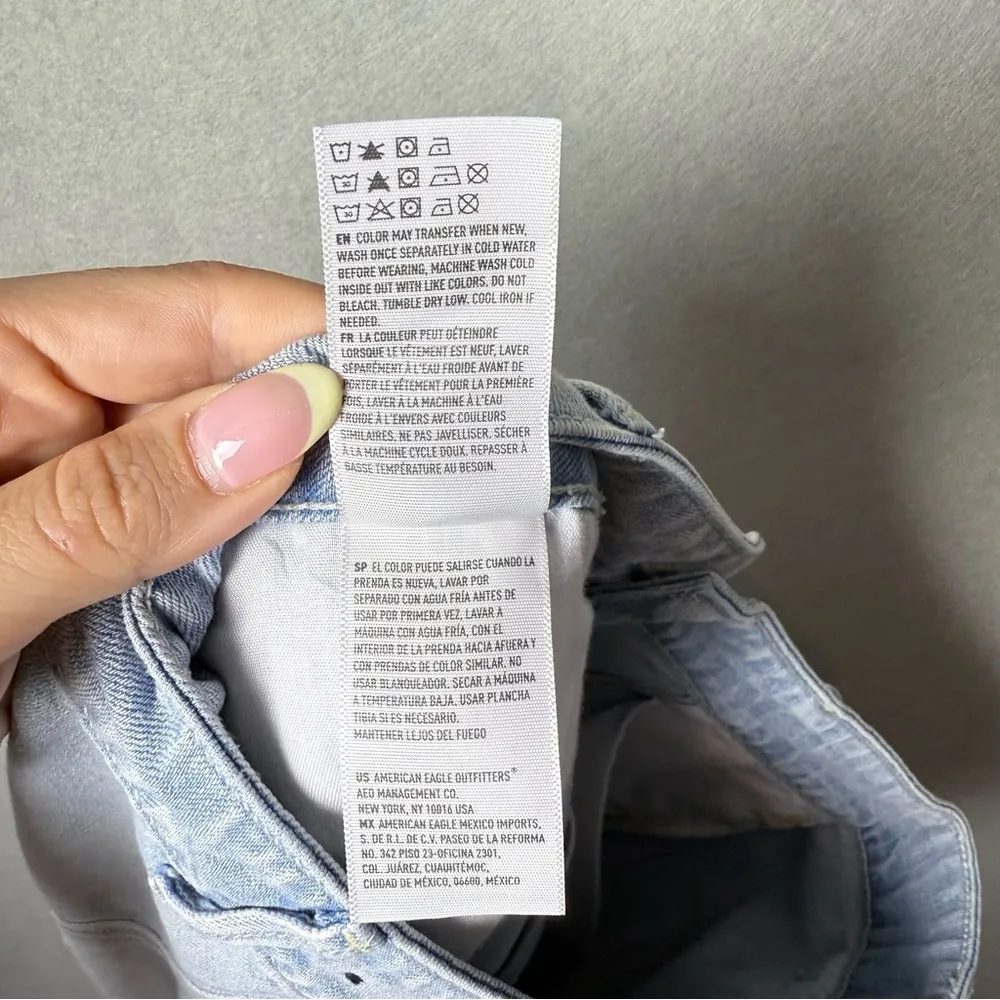 American Eagle Women's Denim Button-up Light Wash Skirt Raw Hem Pockets size 4 - Image 8