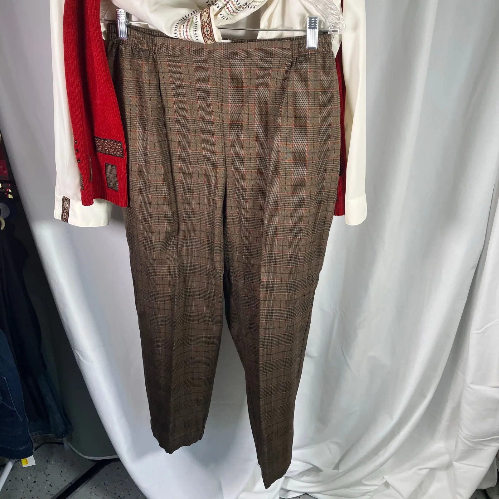 Koret Embellished Red Sweater Vest + Embroidered Blouse + Plaid Pants 18/12 Set - Image 3