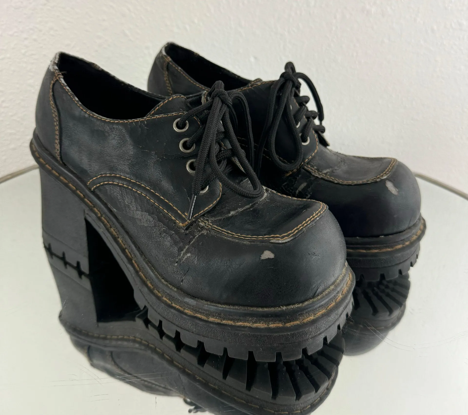 Soda Vintage Y2K Black Faux Leather Chunky Platform Lace Up Heeled Oxford Shoes - Image 3