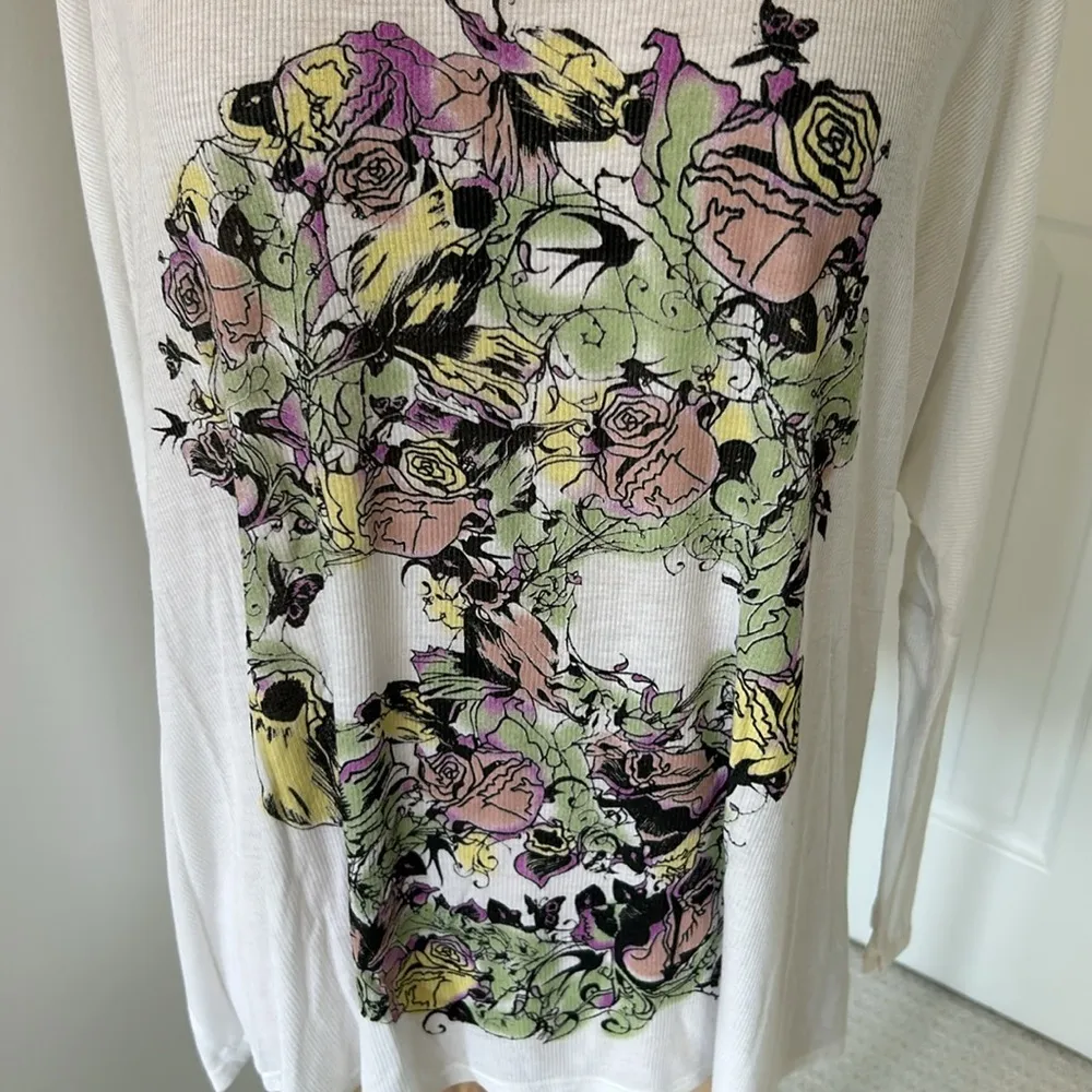 Lauren Moshi Floral Skull Ribbed White Long Sleeve Tunic - Image 4