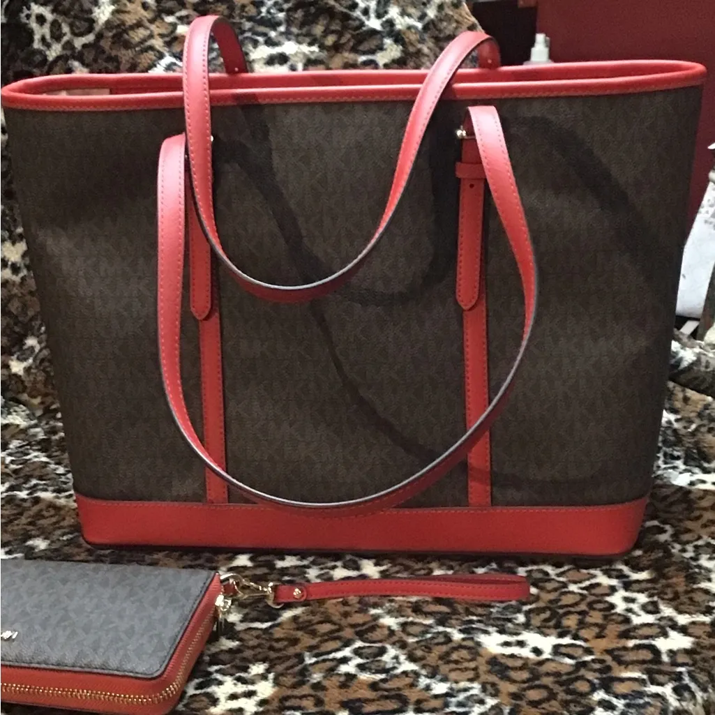 NWT MICHAEL KORS JET SET TRAVEL LG TZ SHOULDER TOTE BAG in BROWN SIGNATURE/FLAME - Image 2