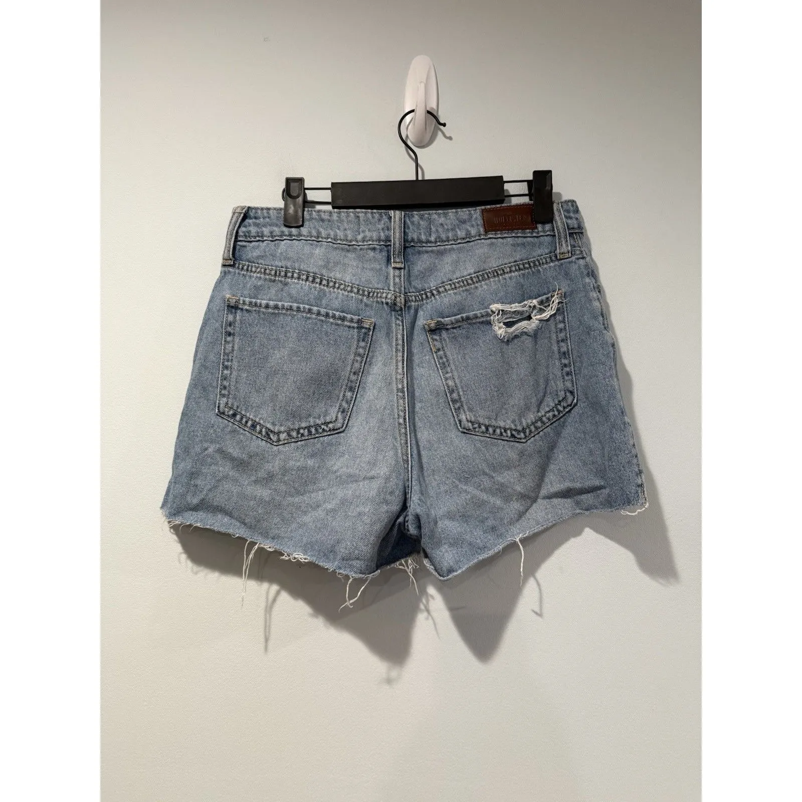 Hollister High Rise Shorts Womens 29" Curvy Mom Cut Offs 100% Cotton Travel - Image 2