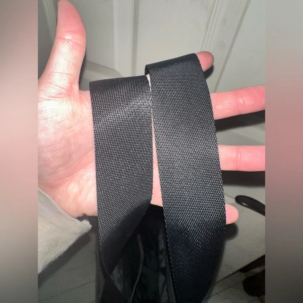 NWOT PINK Puffer Bag Black - Image 6