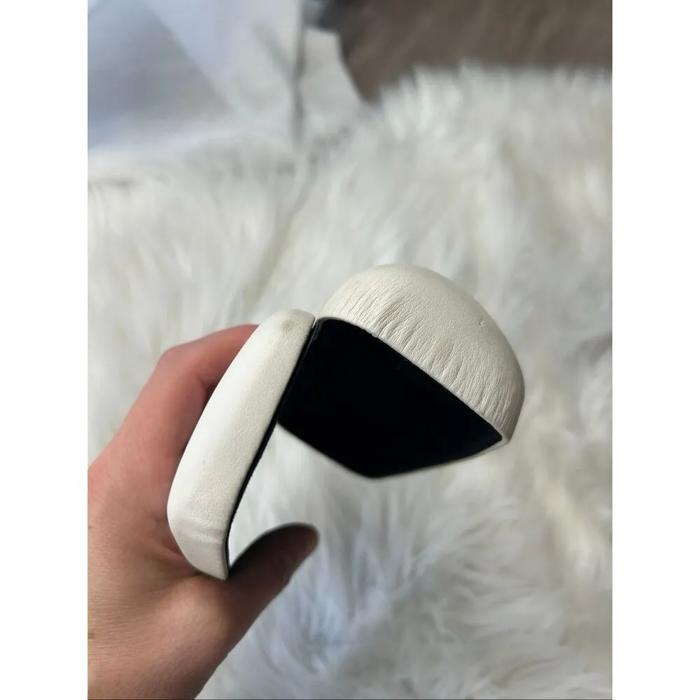 White Dolce Gabbana D&G Leather Hardshell Eyeglass Case 6.5" X 3 X 1.5" - Image 4