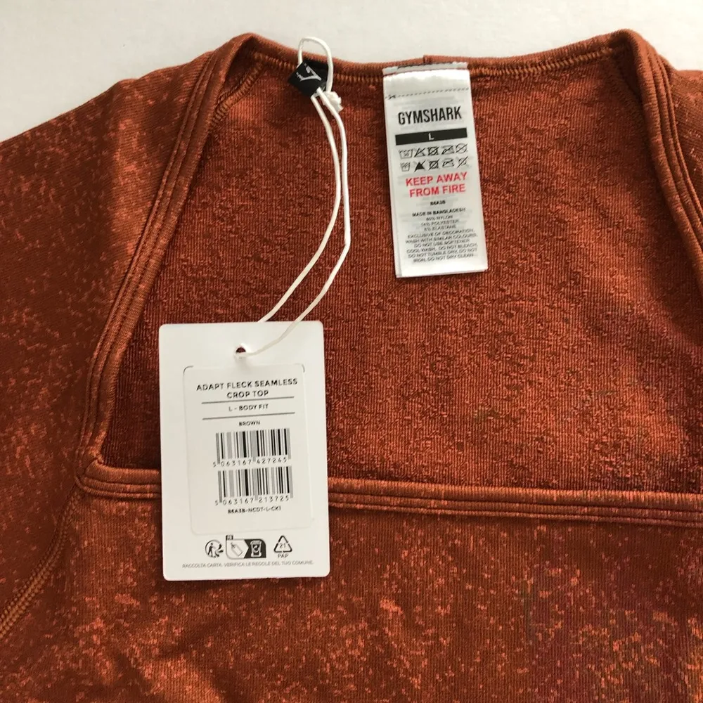 L Adapt Fleck Seamless Crop Top - Image 2