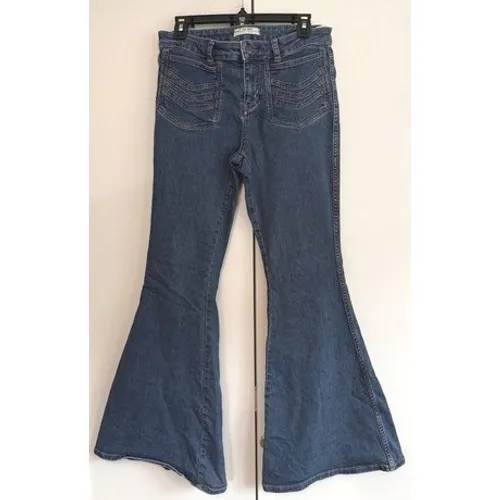 Free People Bell Bottom Jeans Size W 30 | 70's Retro | Boho | Festival | Western - Image 2