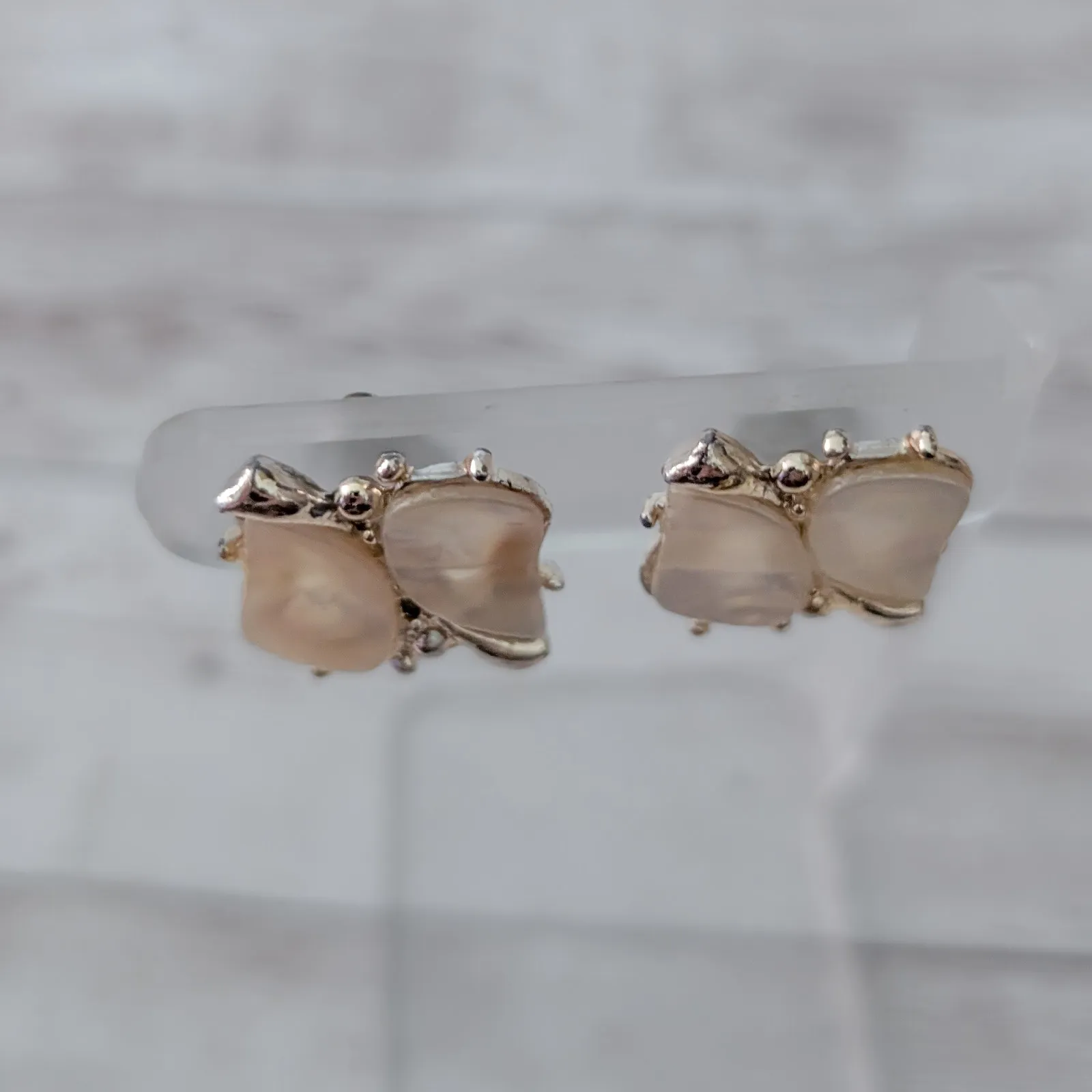 Vintage Clip On Earrings Statement Mother of Pearl & Gold Tone Regal - Image 7