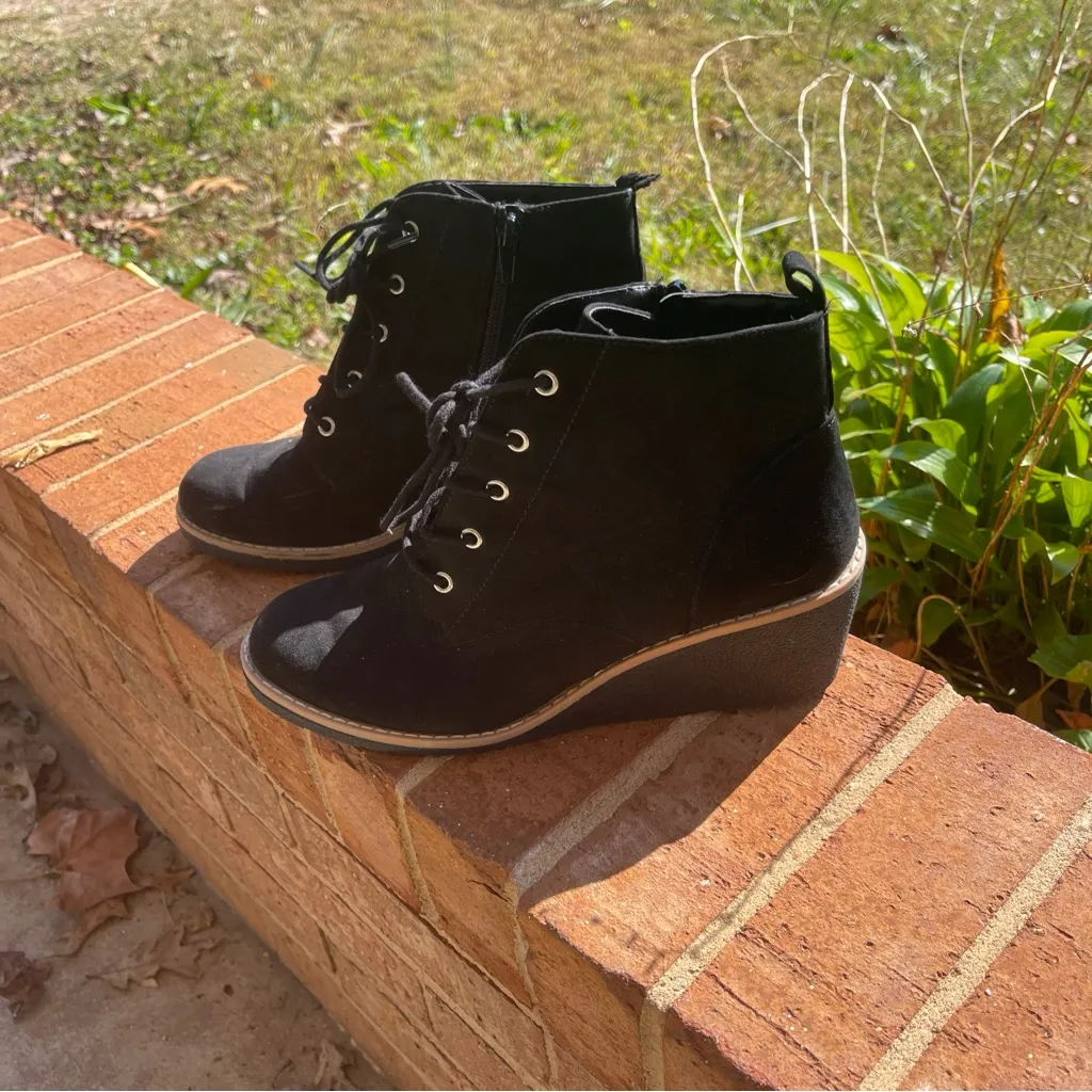 A.n.a Womens Marie Wedge lace up Heel Boots 8.5 black goth punk Whimsigoth‎ - Image 2