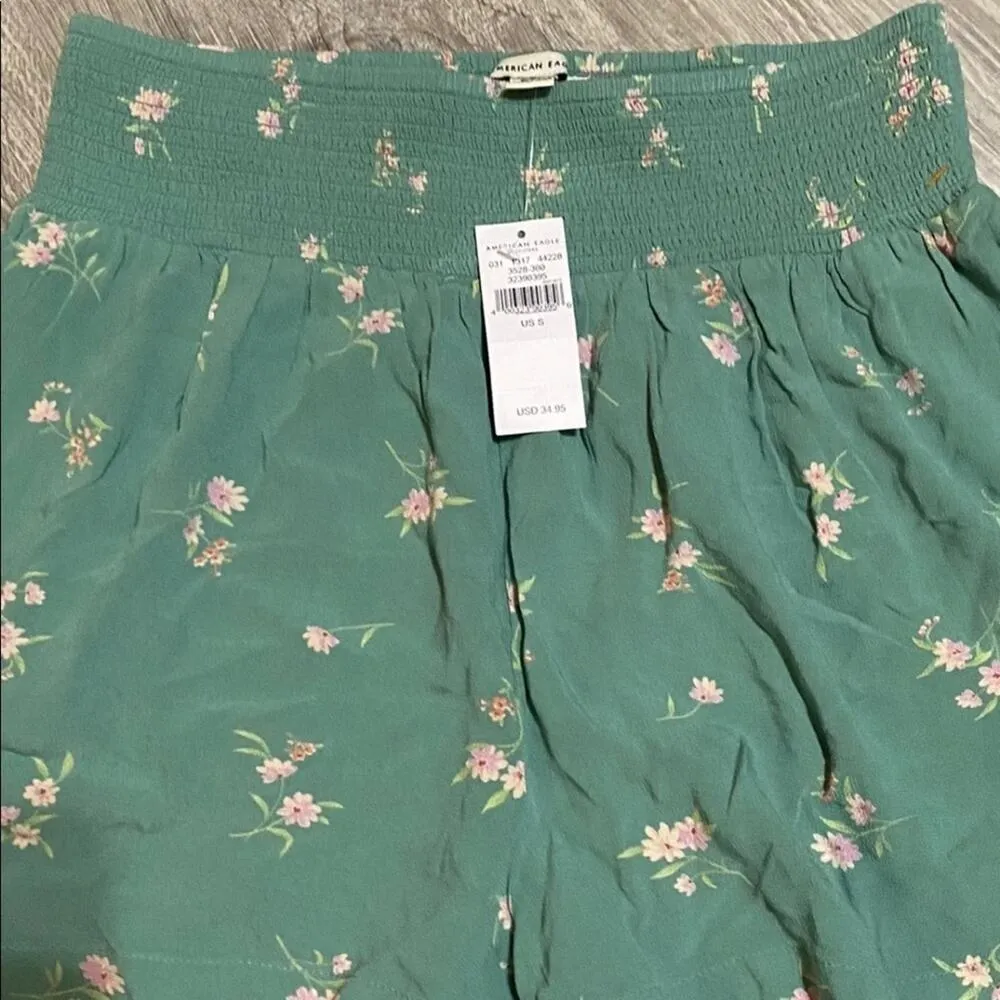 American Eagle  floral shorts - Image 3