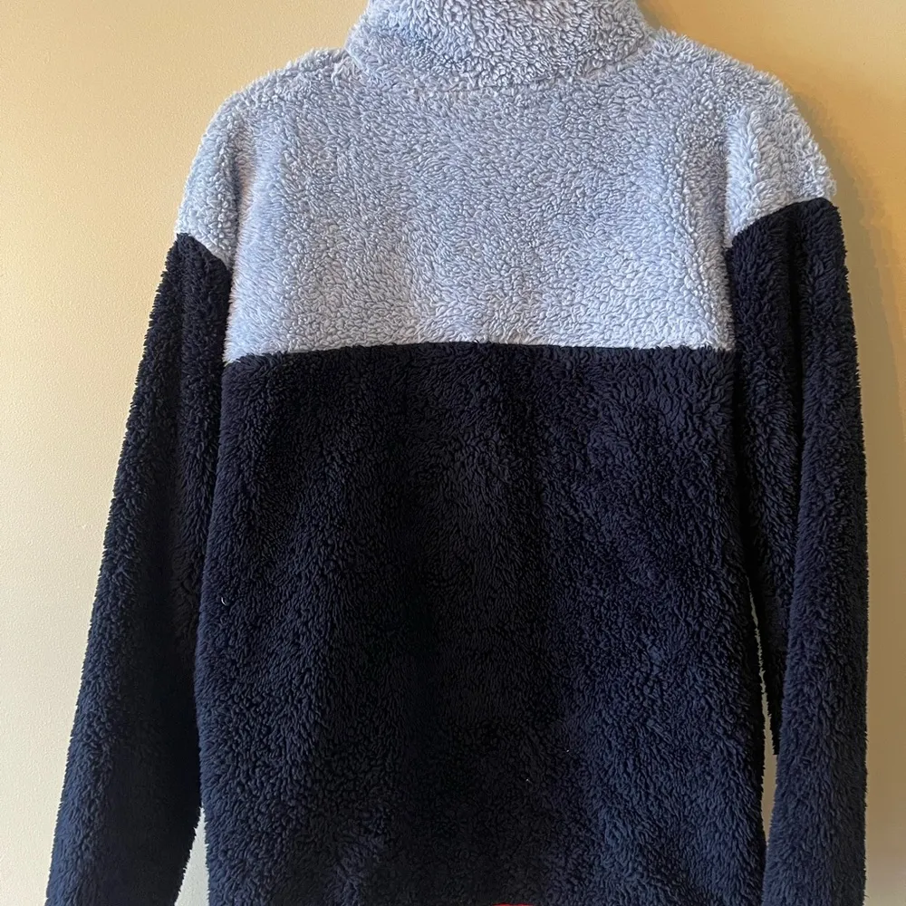 Eddie Bauer Sherpa Pullover - Light Blue and Navy - Image 2