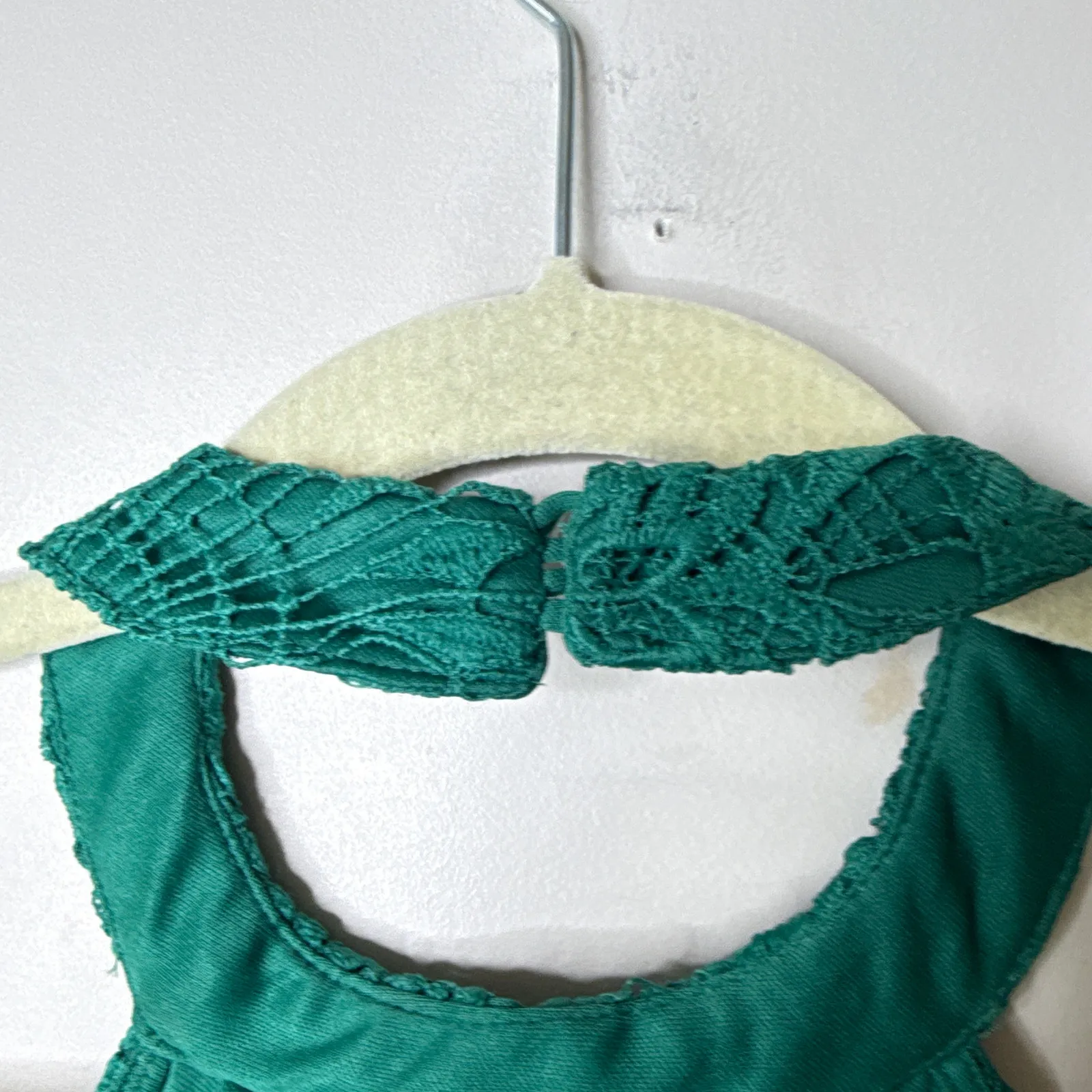 NEW NWT‎ Lulus Halter Neck Backless Bodycon Midi Crochet Lace Dress Size Small - Image 4