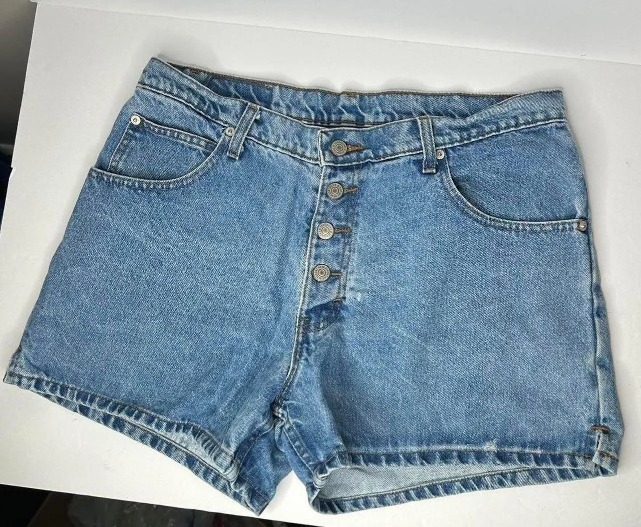vintage Y2K 2000s retro  High-waisted, light blue, button fly denim shorts - Image 2