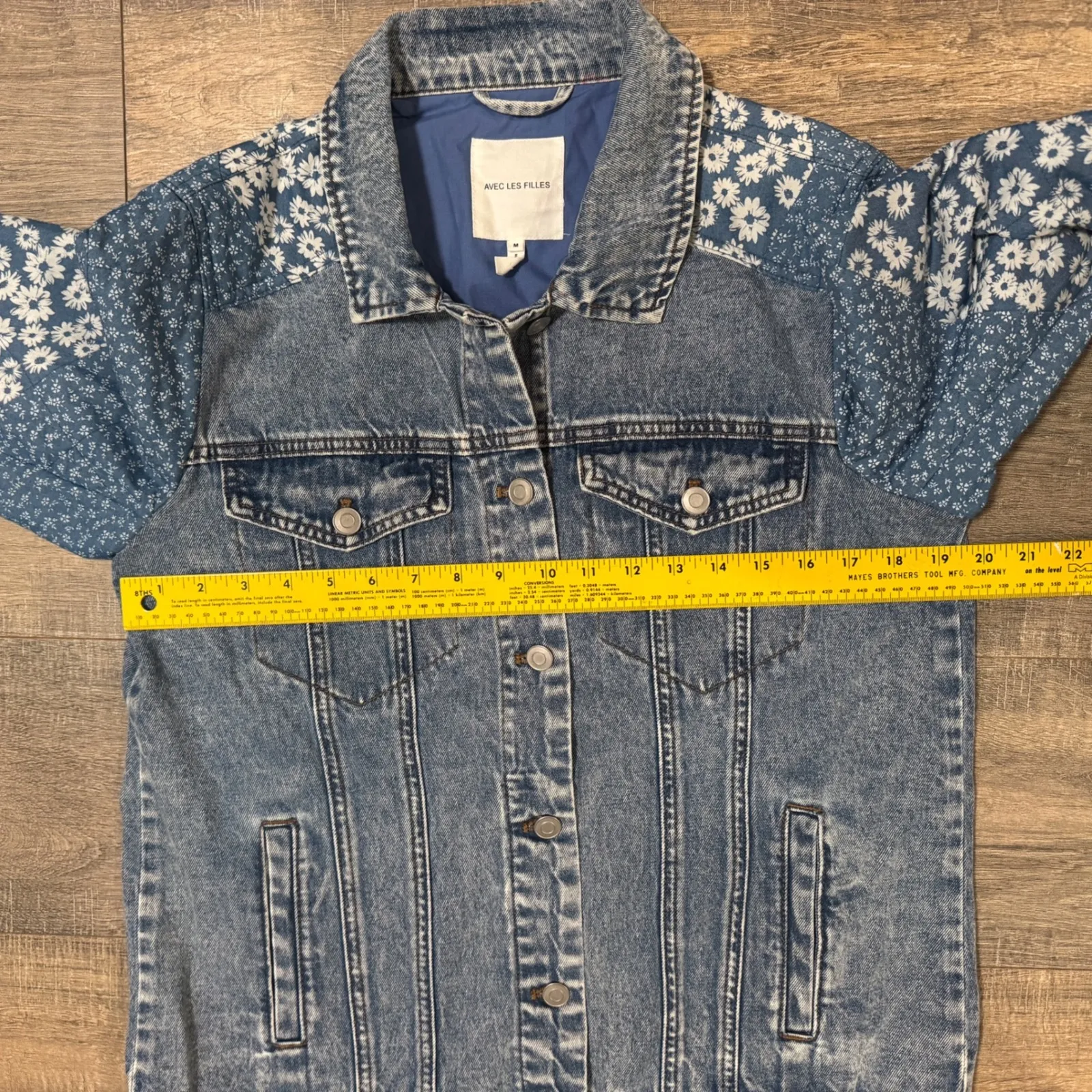 Avec Les Filles Women's Lightweight Denim Floral Patchwork Jean Jacket Medium - Image 7