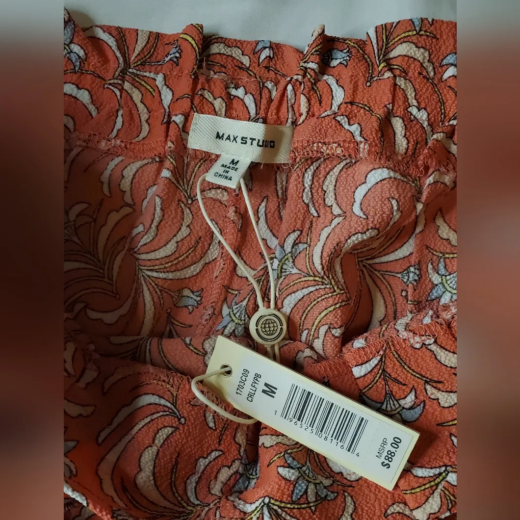 Max Studio NWT  Floral Patterned Women's Shorts Size:M - Image 2