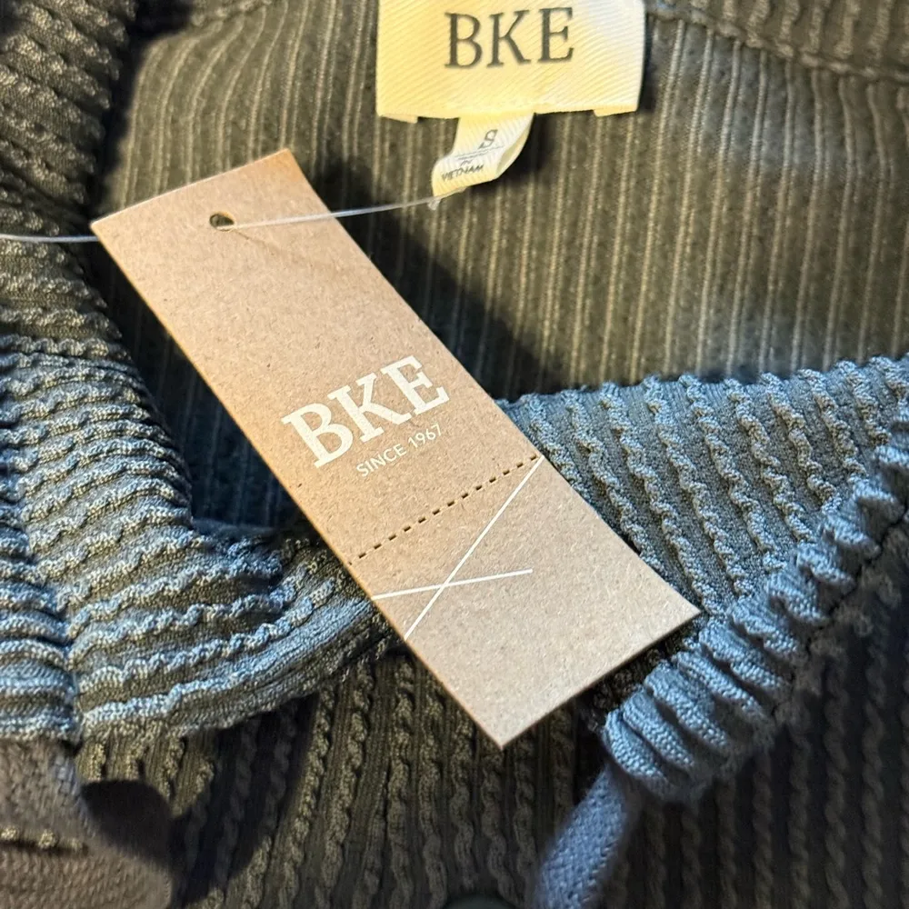 NWT BKE Dusty Blue Ribbed Knit Top size small - Image 6