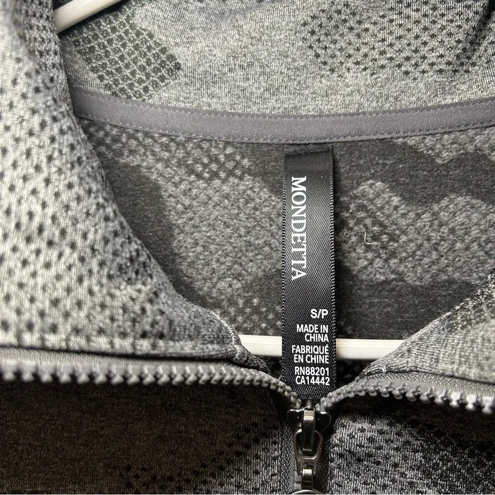 Mondetta women’s pullover small gray camouflage long sleeve 1/2 zip - Image 2