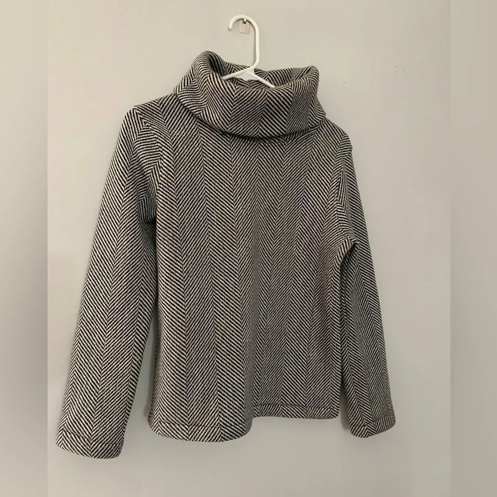 J. Crew Turtleneck Sweatshirt Sweater Zig Zag Pattern White Black Size S - Image 2