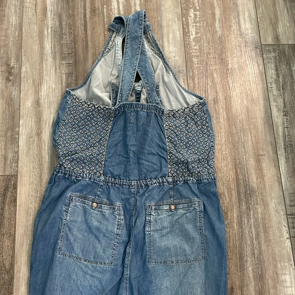 ANTHROPOLOGIE HOLDING HORSES Eyelet Chambray Denim Jean Jumper Overalls Jumpsuit - Image 4