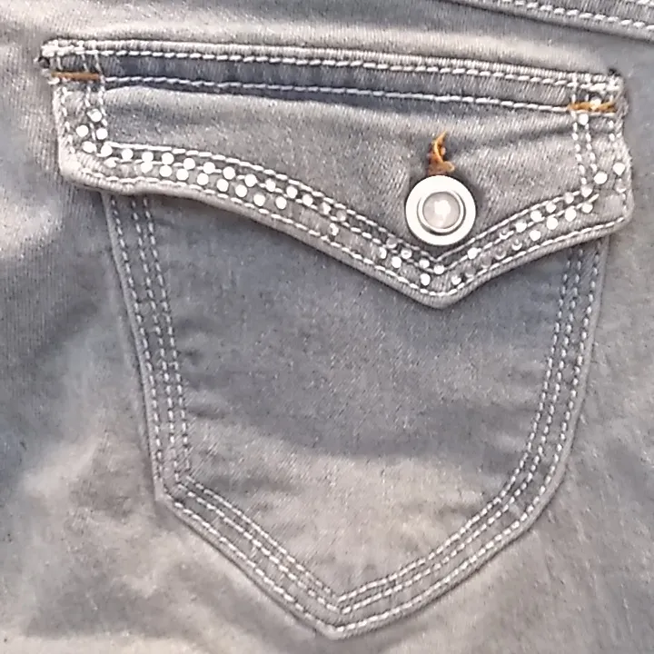 FINAL MARKDOWN Junior bob distressed jeans 13 Size undefined - Image 16