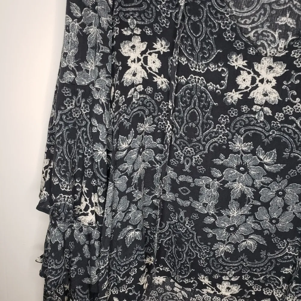 Skylar+Madison Boho Floral Top Large - Image 2